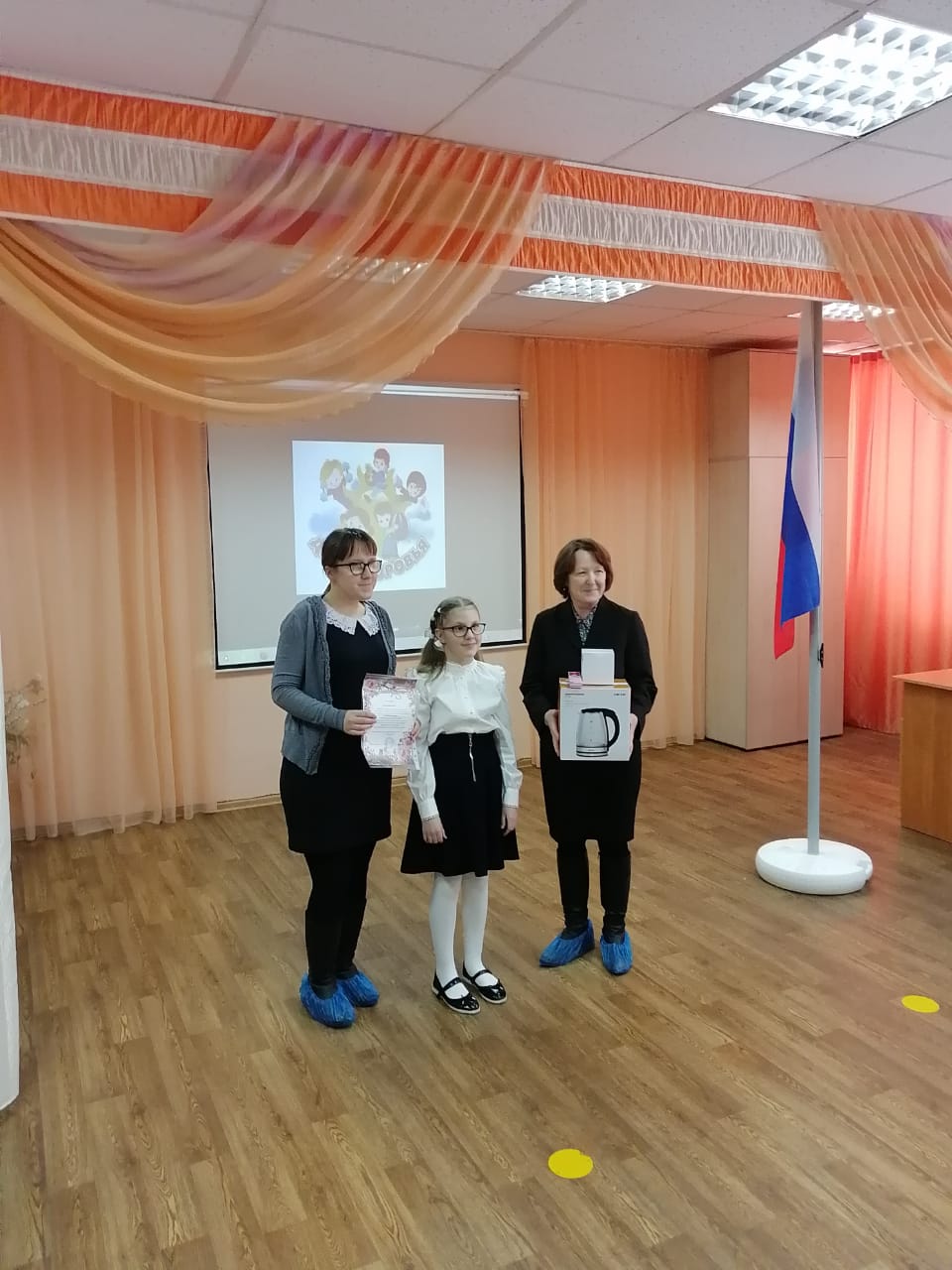 Поздравляем ученицу 4 класса Казакову Юлю с победой!.